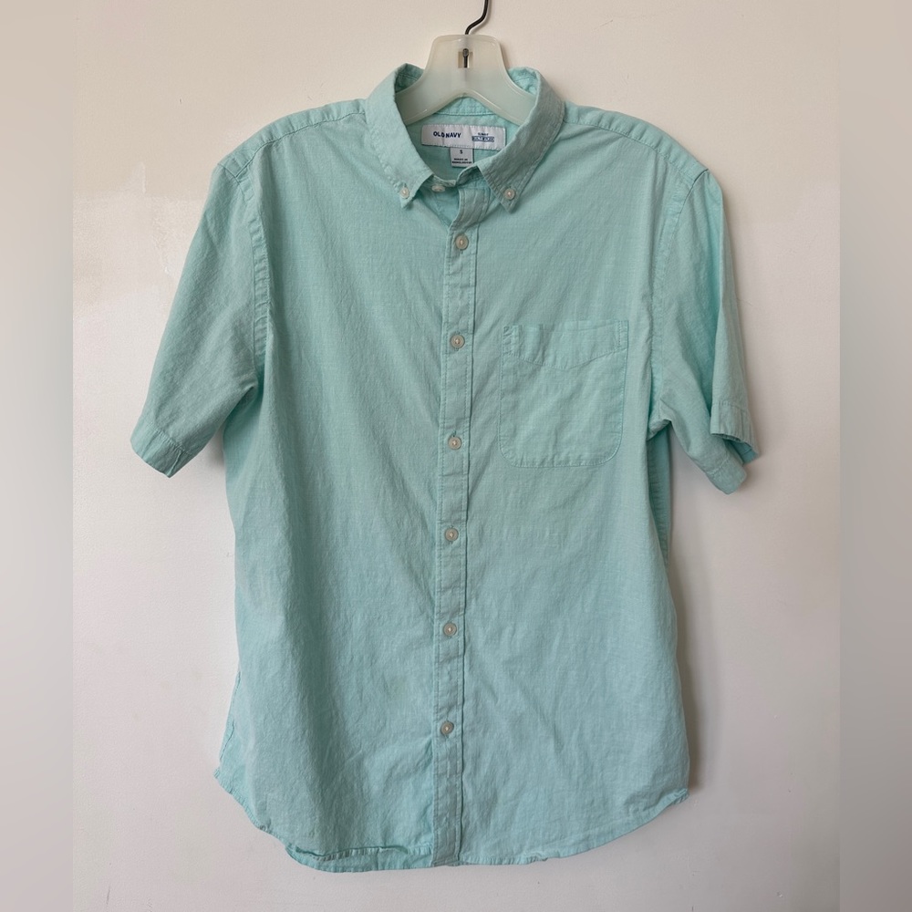 Old Navy men’s  short sleeve button up shirt size S